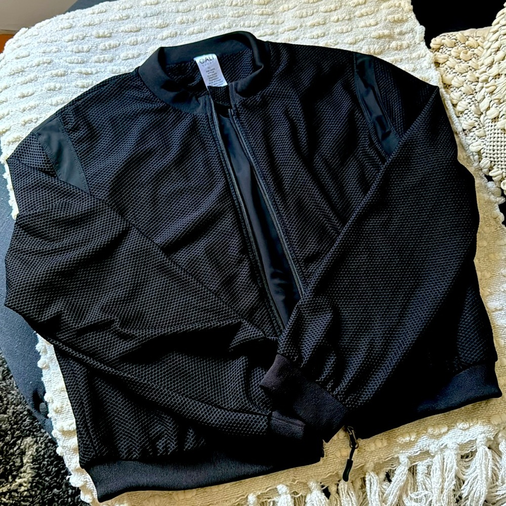 California activewear’s sports mesh workout jacket  xl